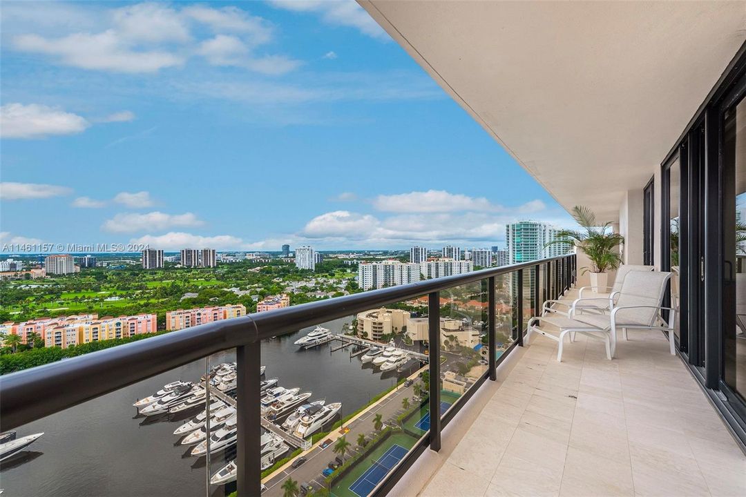 Recently Sold: $790,000 (3 beds, 2 baths, 1887 Square Feet)