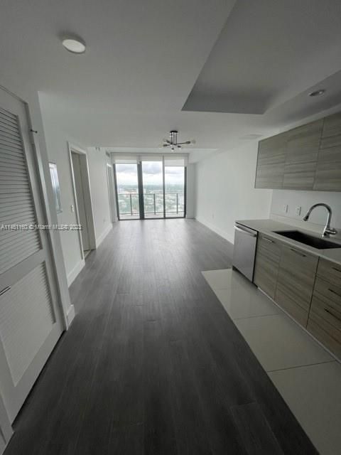 Recently Sold: $488,000 (1 beds, 1 baths, 593 Square Feet)