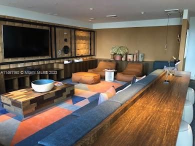 Recently Sold: $488,000 (1 beds, 1 baths, 593 Square Feet)