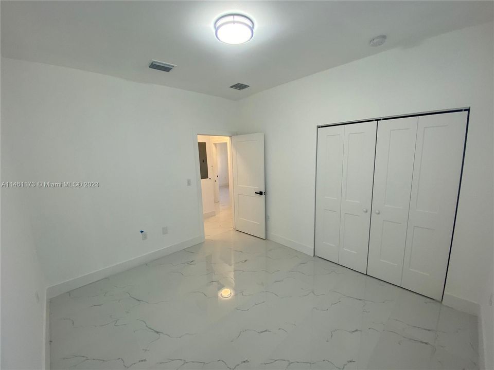 Recently Sold: $550,000 (4 beds, 3 baths, 1785 Square Feet)