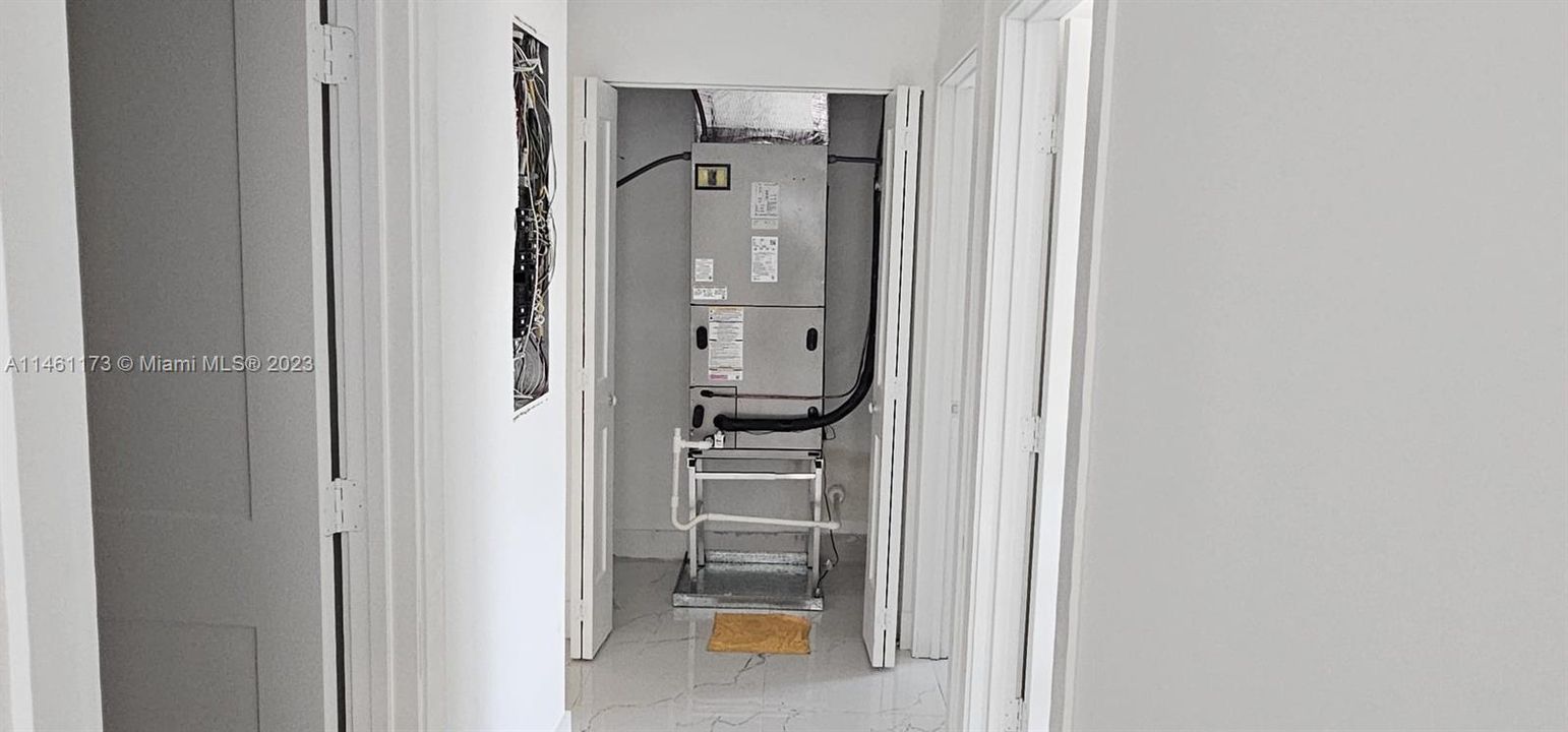 Recently Sold: $550,000 (4 beds, 3 baths, 1785 Square Feet)