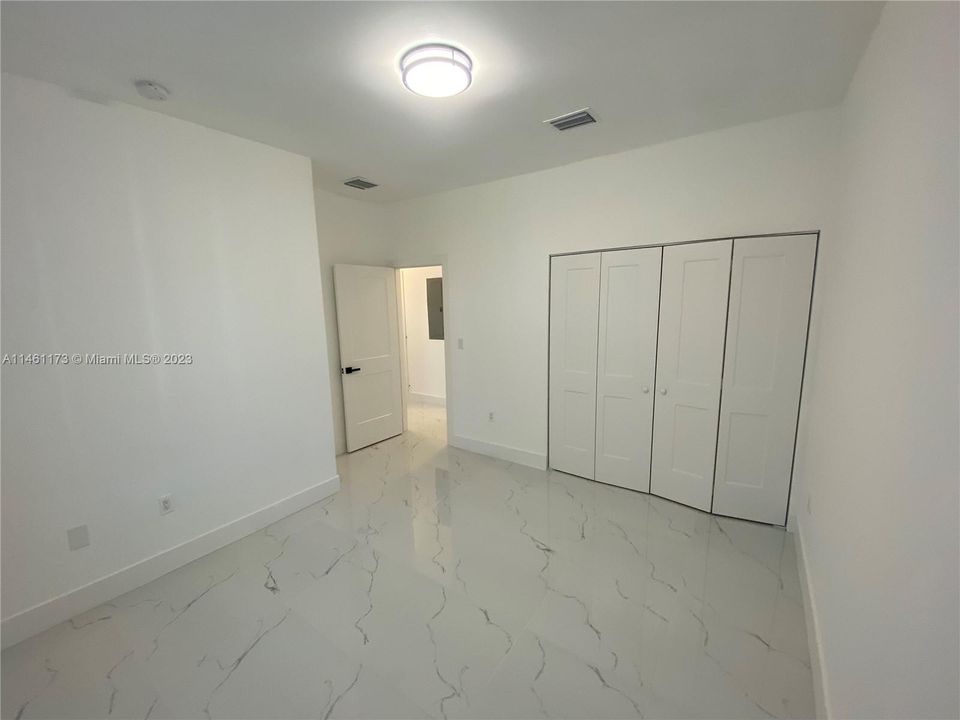 Recently Sold: $550,000 (4 beds, 3 baths, 1785 Square Feet)