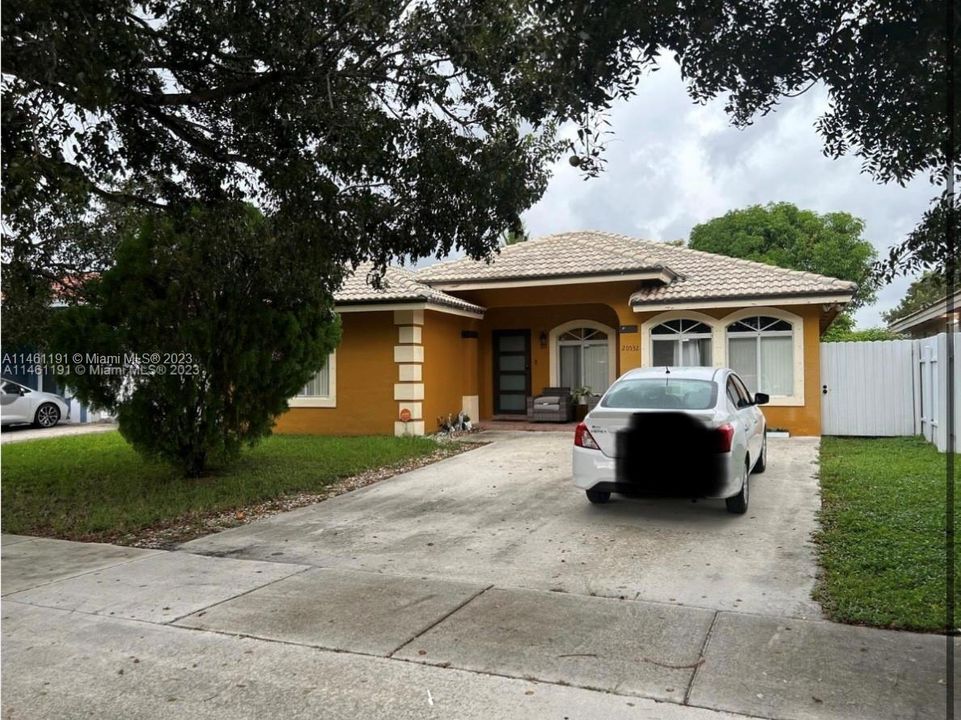 Vendido Recientemente: $495,000 (4 camas, 2 baños, 1652 Pies cuadrados)