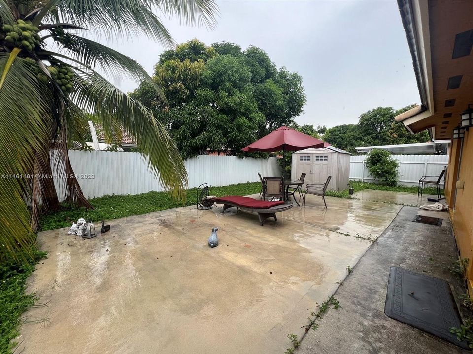 Vendido Recientemente: $495,000 (4 camas, 2 baños, 1652 Pies cuadrados)