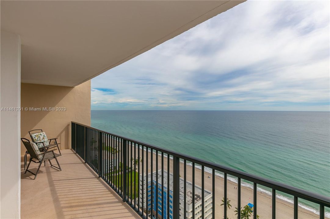 Недавно продано: $499,000 (1 спален, 2 ванн, 980 Квадратных фут)