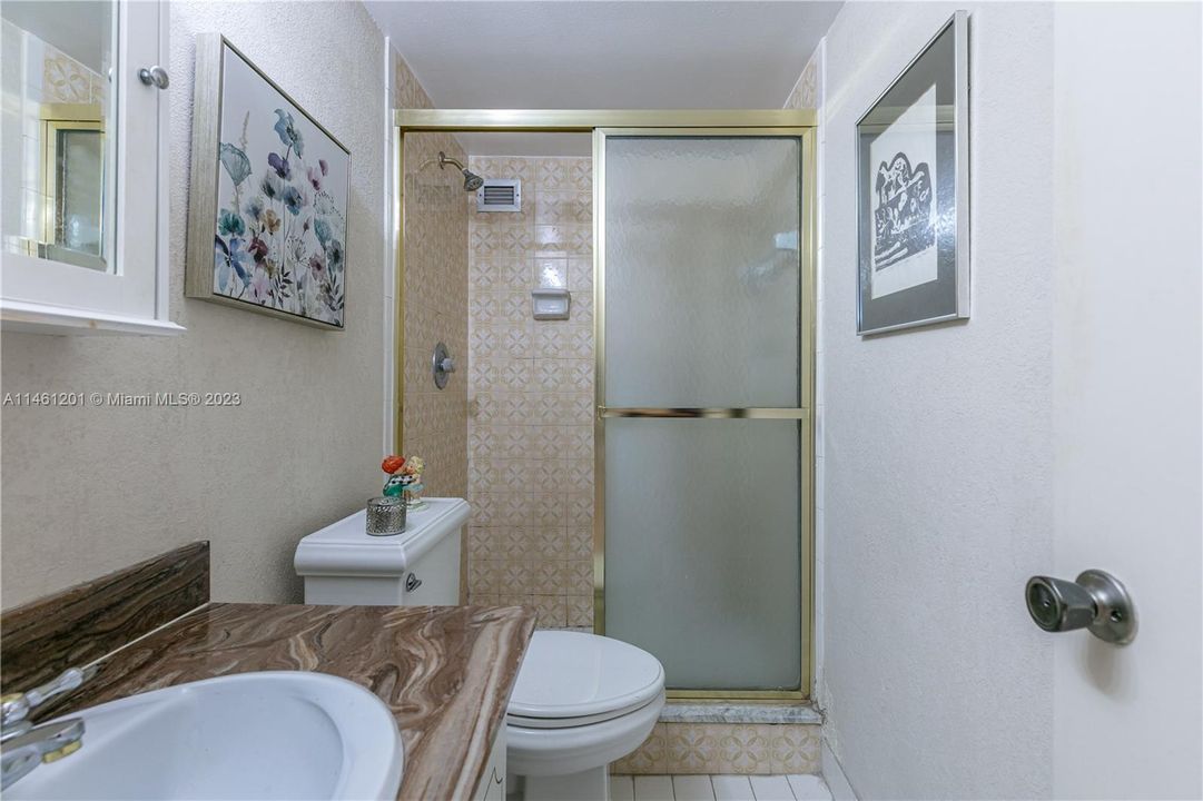 Недавно продано: $499,000 (1 спален, 2 ванн, 980 Квадратных фут)