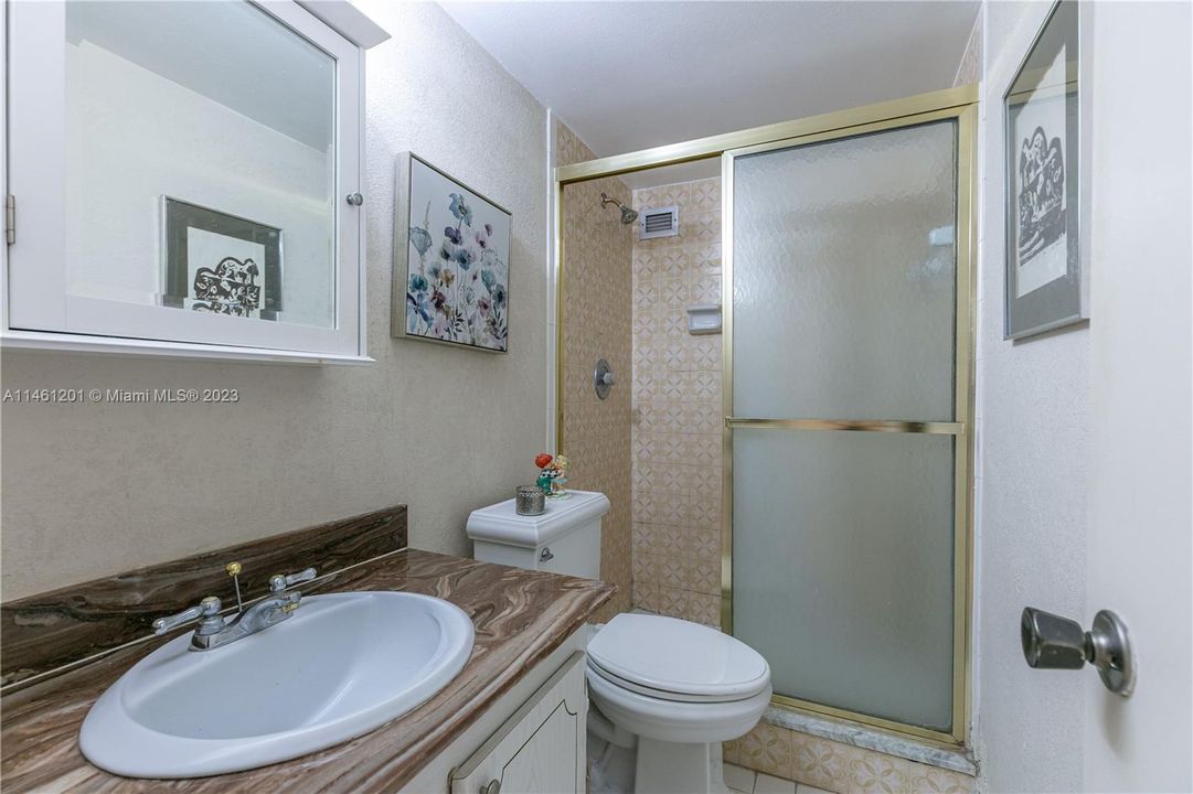 Недавно продано: $499,000 (1 спален, 2 ванн, 980 Квадратных фут)