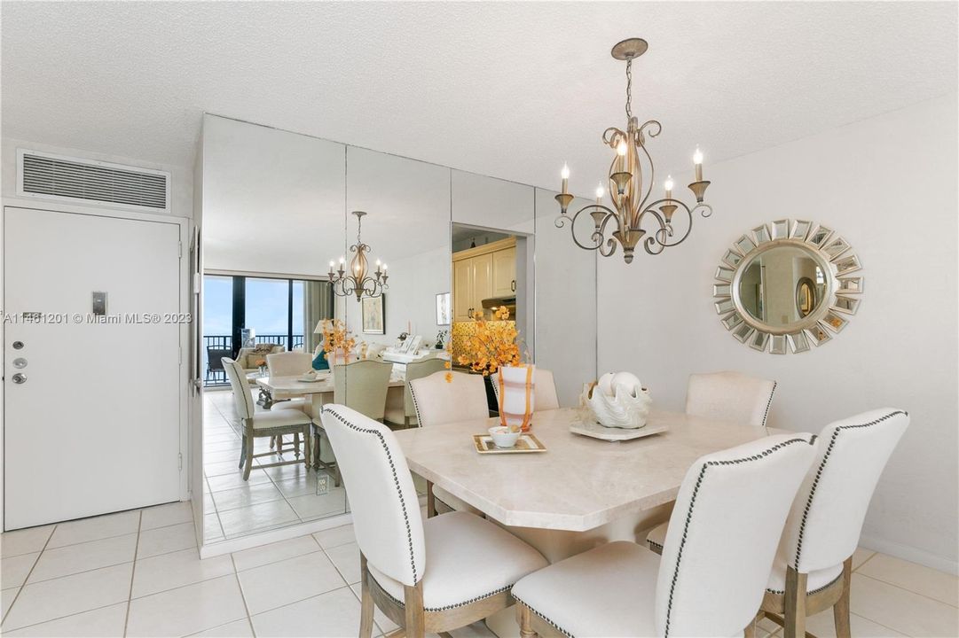 Недавно продано: $499,000 (1 спален, 2 ванн, 980 Квадратных фут)