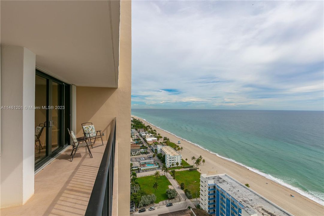 Недавно продано: $499,000 (1 спален, 2 ванн, 980 Квадратных фут)