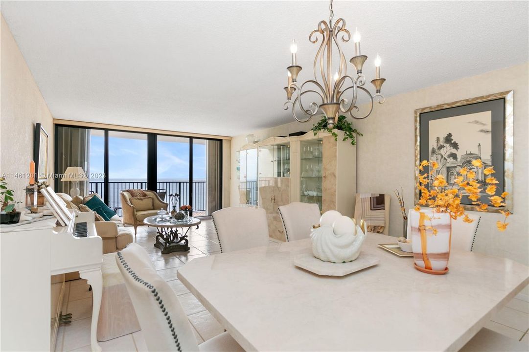 Недавно продано: $499,000 (1 спален, 2 ванн, 980 Квадратных фут)