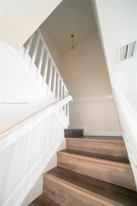 Recently Rented: $3,899 (3 beds, 3 baths, 2206 Square Feet)