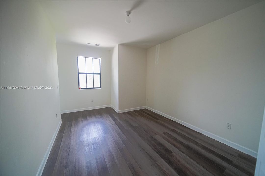 Recently Rented: $3,899 (3 beds, 3 baths, 2206 Square Feet)