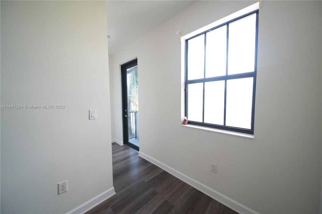 Recently Rented: $3,899 (3 beds, 3 baths, 2206 Square Feet)