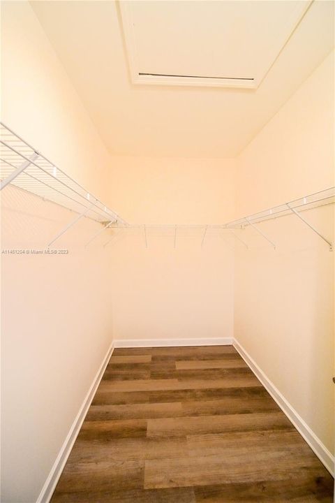 Recently Rented: $3,899 (3 beds, 3 baths, 2206 Square Feet)