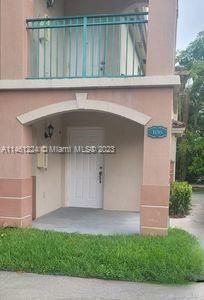 Recently Sold: $260,000 (3 beds, 2 baths, 1099 Square Feet)