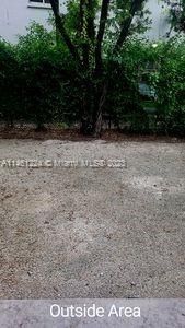 Recently Sold: $260,000 (3 beds, 2 baths, 1099 Square Feet)