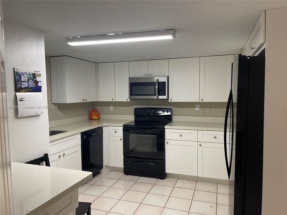 Recently Rented: $3,000 (4 beds, 2 baths, 1378 Square Feet)