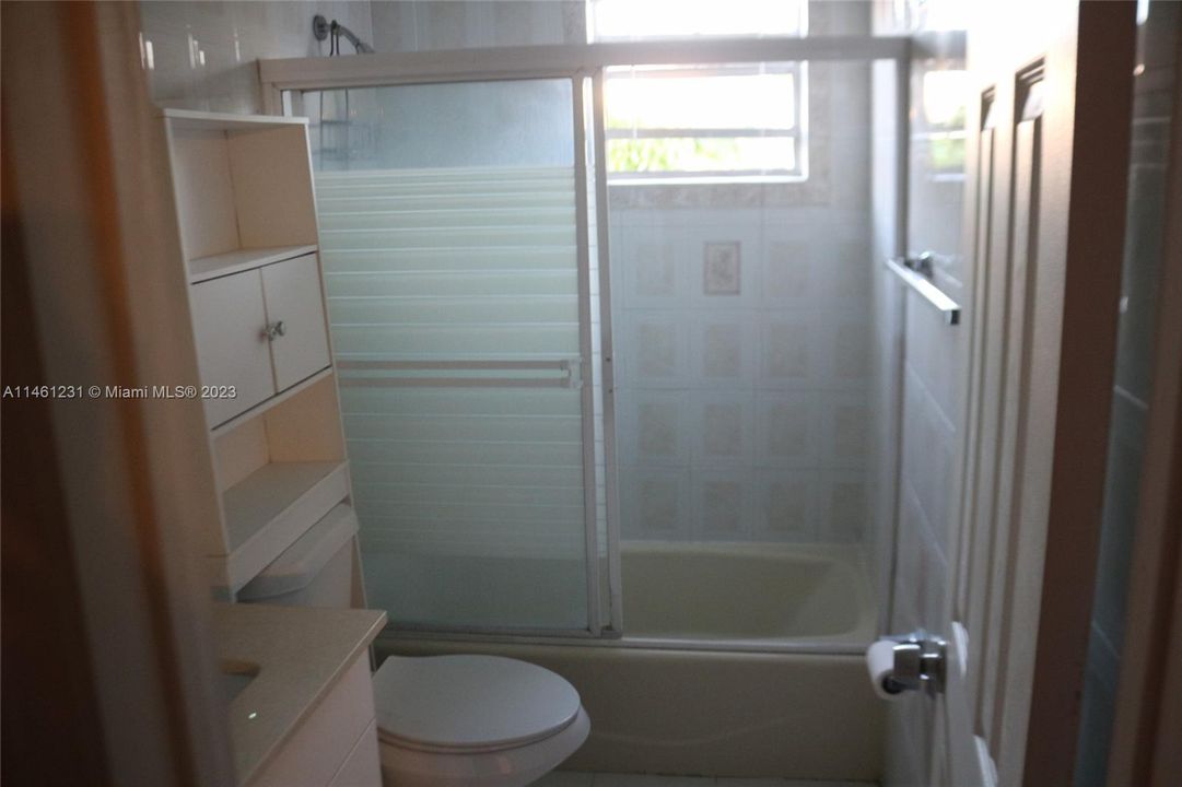 Recently Rented: $3,000 (4 beds, 2 baths, 1378 Square Feet)