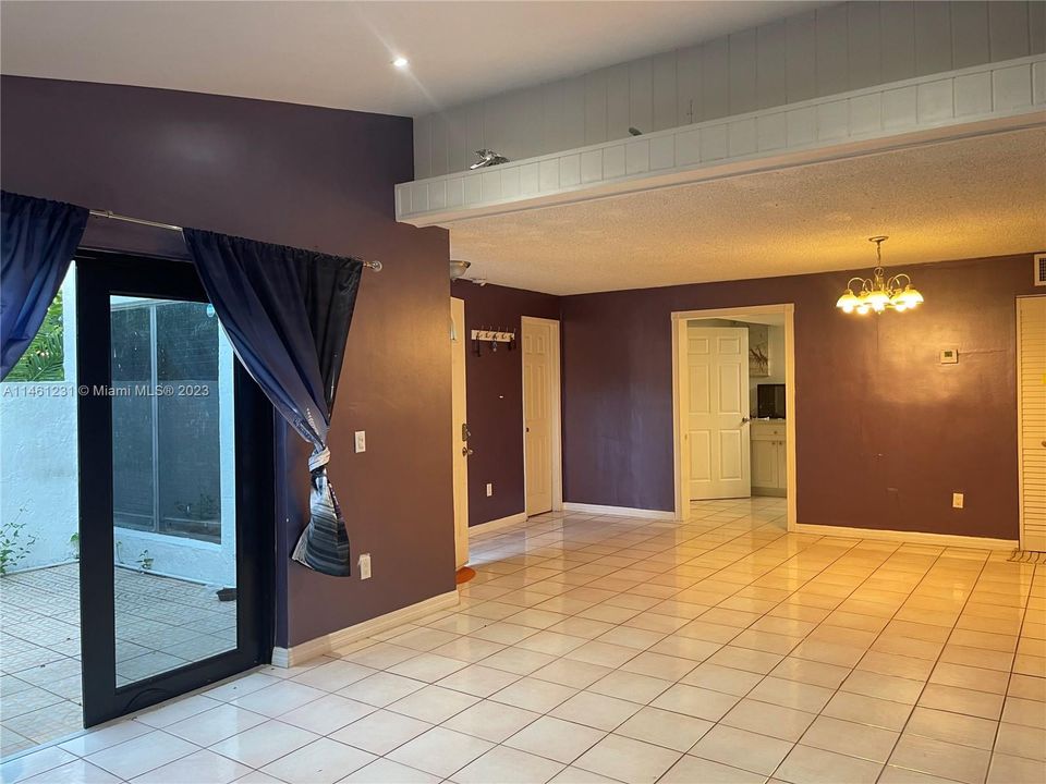 Recently Rented: $3,000 (4 beds, 2 baths, 1378 Square Feet)