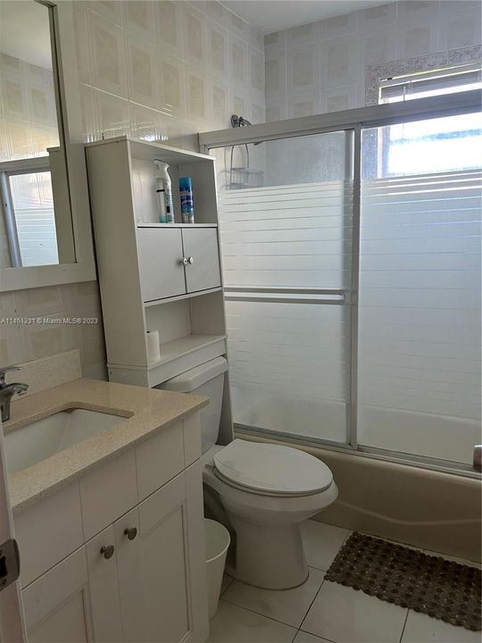 Recently Rented: $3,000 (4 beds, 2 baths, 1378 Square Feet)