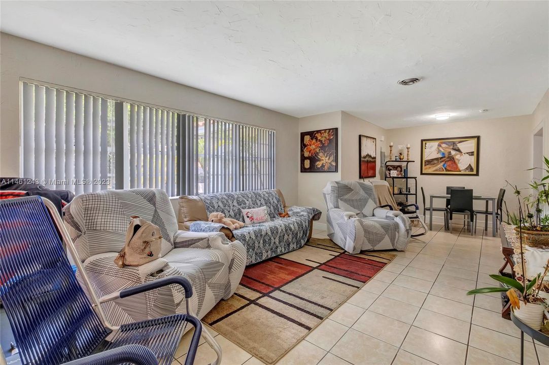 Unit 2 (2bed/2bath side of Duplex)