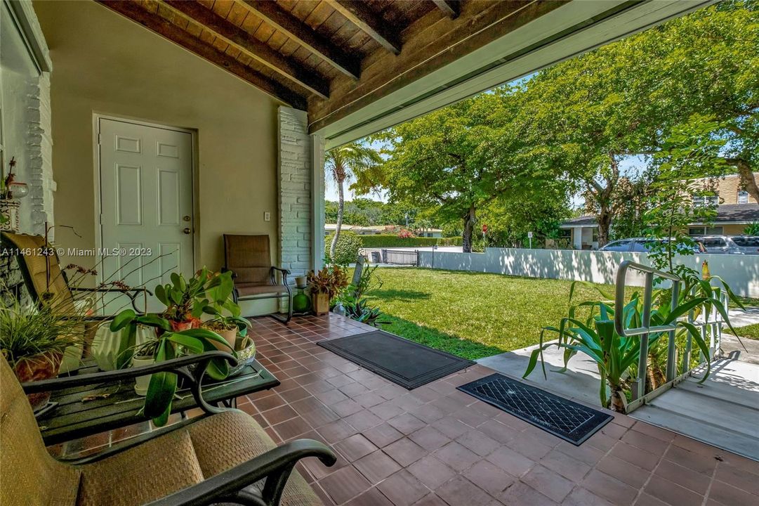 Recently Sold: $1,450,000 (5 beds, 4 baths, 3510 Square Feet)