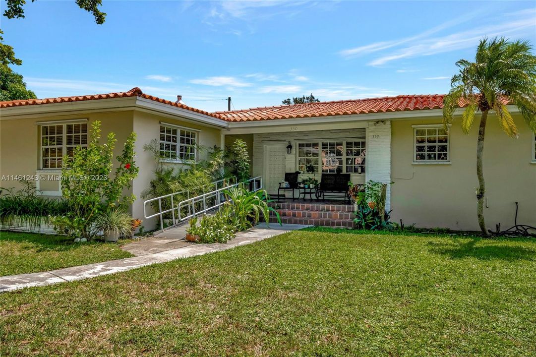 Recently Sold: $1,450,000 (5 beds, 4 baths, 3510 Square Feet)