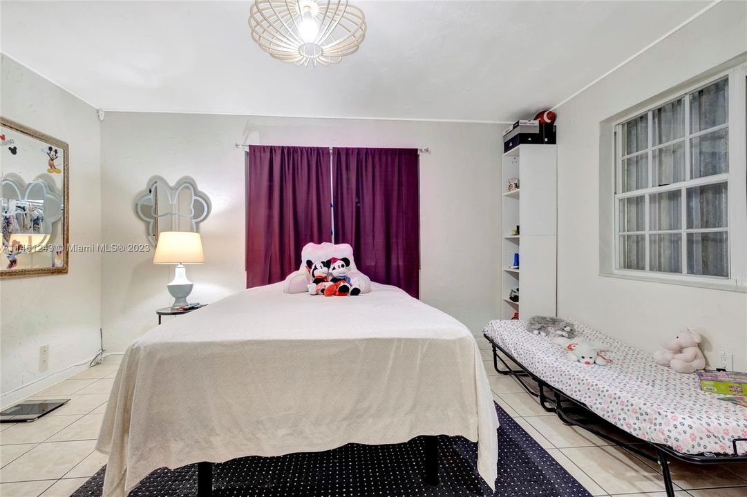 Unit 2 (2bed/2bath side of Duplex)