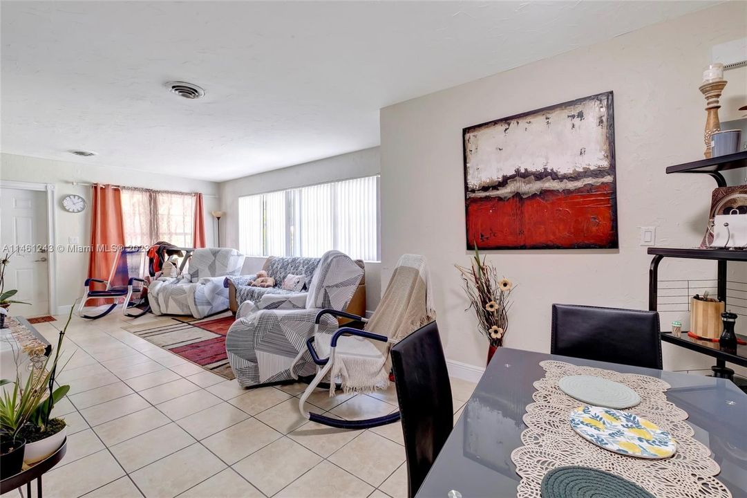 Unit 2 (2bed/2bath side of Duplex)