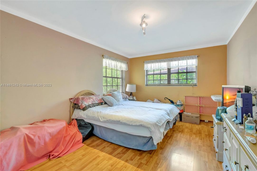 Unit 1 (3bed/2bath side of the Duplex)