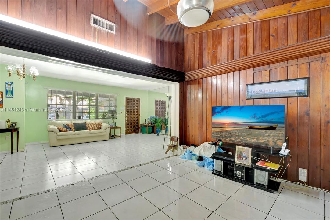 Unit 1 (3bed/2bath side of the Duplex)