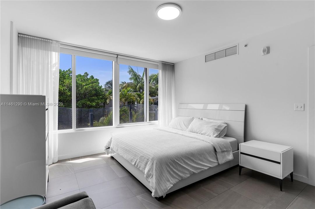 Recently Sold: $535,000 (1 beds, 1 baths, 721 Square Feet)