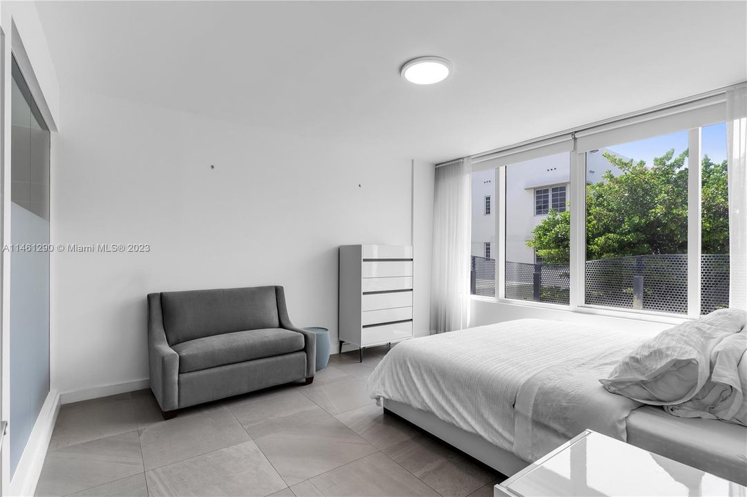 Recently Sold: $535,000 (1 beds, 1 baths, 721 Square Feet)