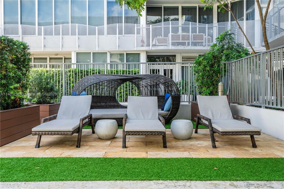 Recently Sold: $535,000 (1 beds, 1 baths, 721 Square Feet)