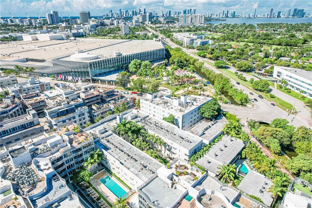 Recently Sold: $535,000 (1 beds, 1 baths, 721 Square Feet)