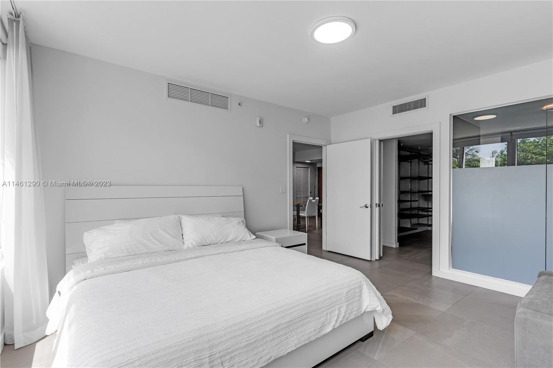 Recently Sold: $535,000 (1 beds, 1 baths, 721 Square Feet)