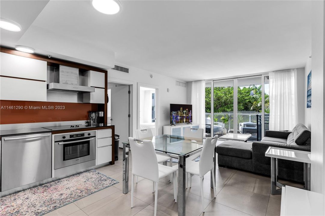 Recently Sold: $535,000 (1 beds, 1 baths, 721 Square Feet)
