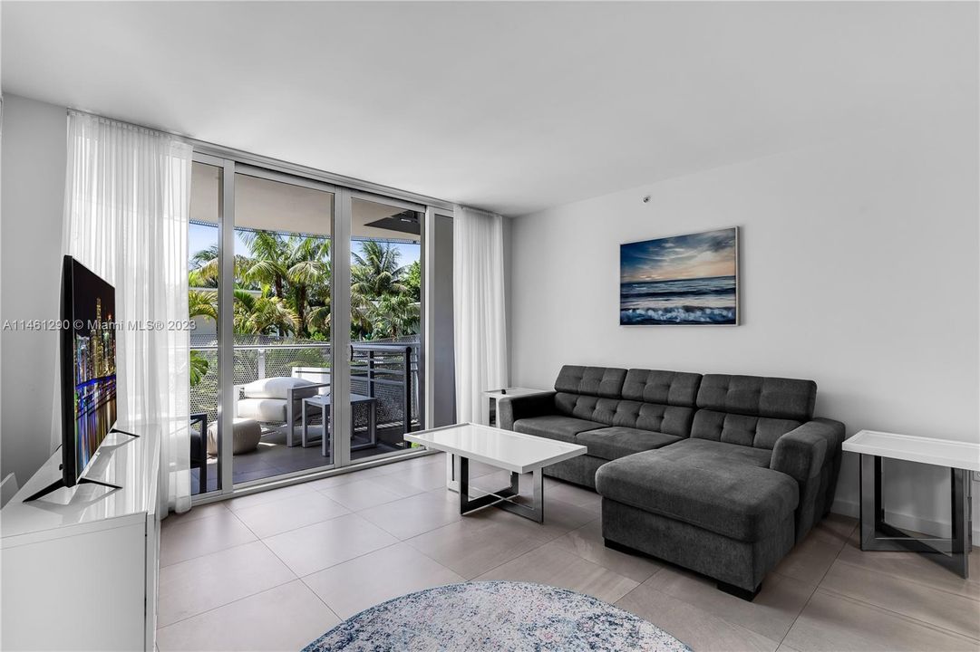 Recently Sold: $535,000 (1 beds, 1 baths, 721 Square Feet)