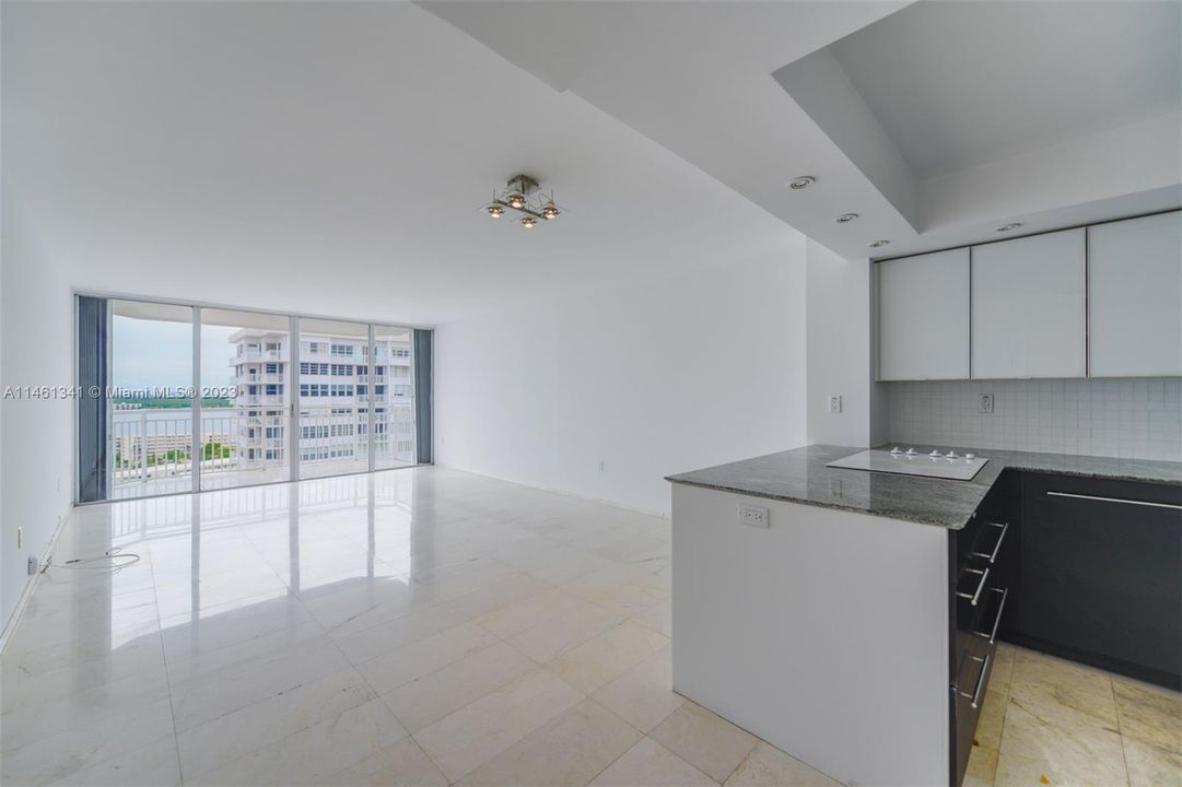 Recently Sold: $239,900 (1 beds, 1 baths, 1005 Square Feet)