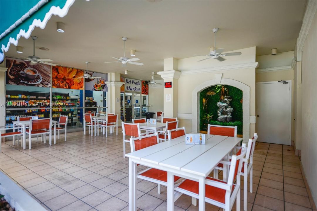 Recently Sold: $239,900 (1 beds, 1 baths, 1005 Square Feet)