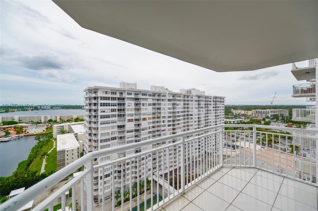 Recently Sold: $239,900 (1 beds, 1 baths, 1005 Square Feet)