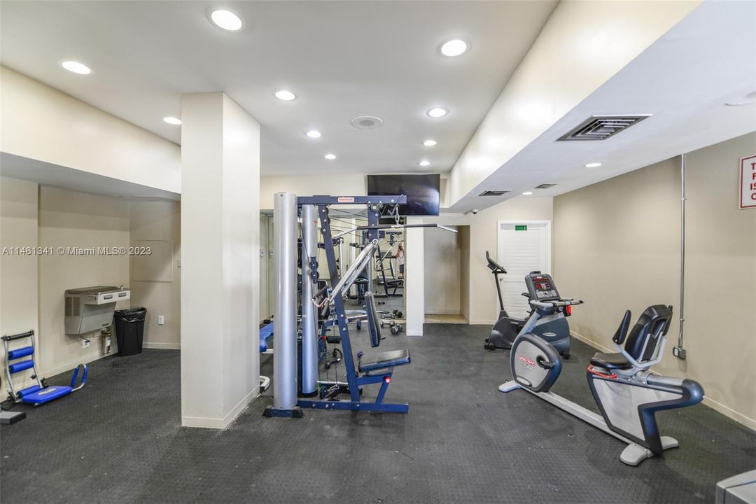 Recently Sold: $239,900 (1 beds, 1 baths, 1005 Square Feet)