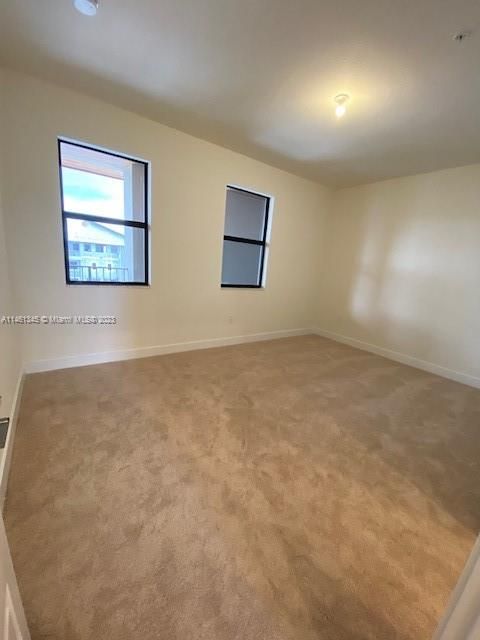 Recently Rented: $3,000 (3 beds, 2 baths, 1345 Square Feet)
