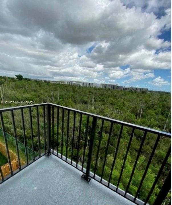 Recently Rented: $3,000 (3 beds, 2 baths, 1345 Square Feet)