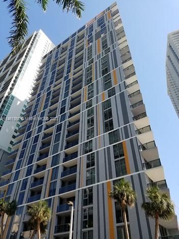 Recently Sold: $410,000 (1 beds, 1 baths, 710 Square Feet)