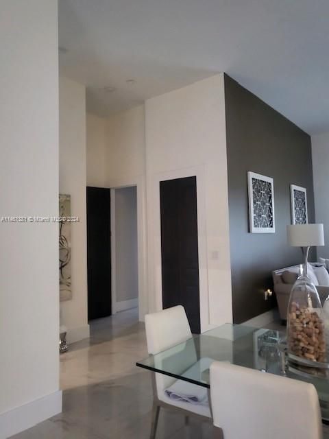 En Venta: $1,200,000 (4 camas, 3 baños, 2580 Pies cuadrados)