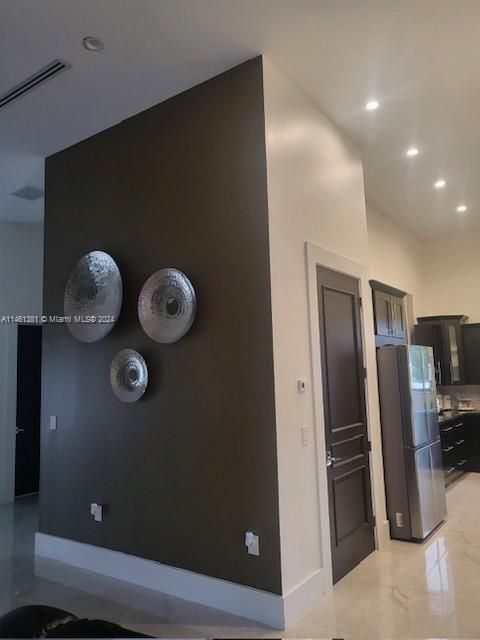 En Venta: $1,200,000 (4 camas, 3 baños, 2580 Pies cuadrados)