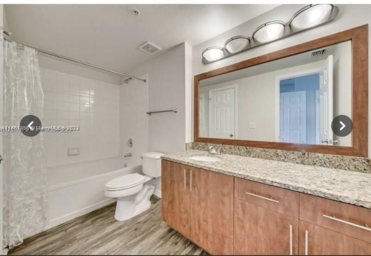 Recently Rented: $2,600 (2 beds, 2 baths, 1130 Square Feet)