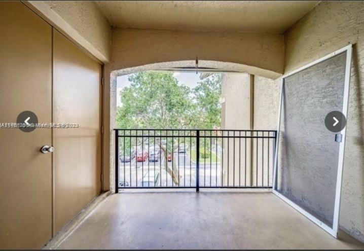 Recently Rented: $2,600 (2 beds, 2 baths, 1130 Square Feet)