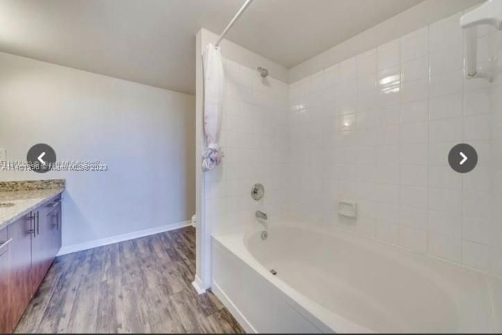 Recently Rented: $2,600 (2 beds, 2 baths, 1130 Square Feet)